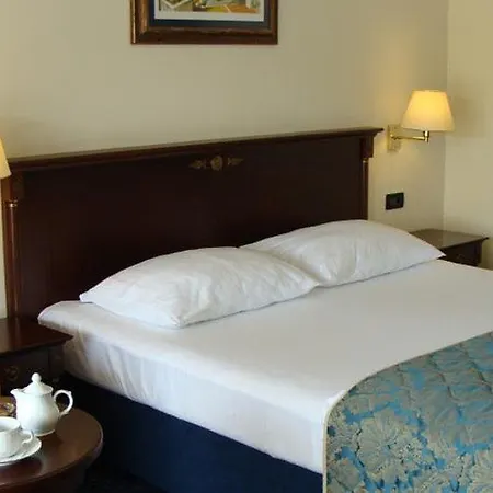 Meridijan Adults Only Pag Town